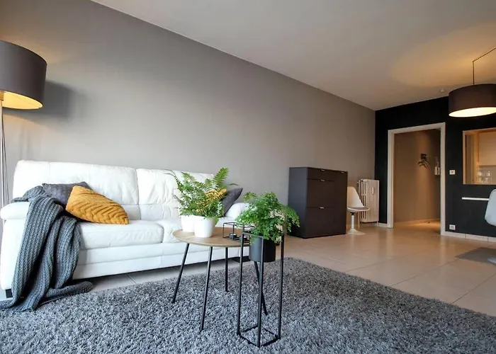 Knappe Met Subliem Zeezicht!