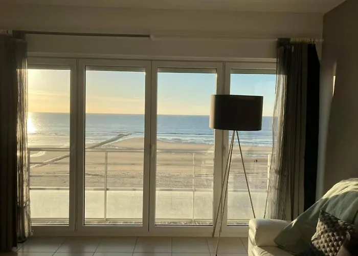 公寓 Knappe Met Subliem Zeezicht! 奥斯滕德